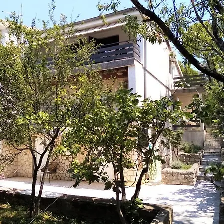 Apartment Popi 2 *