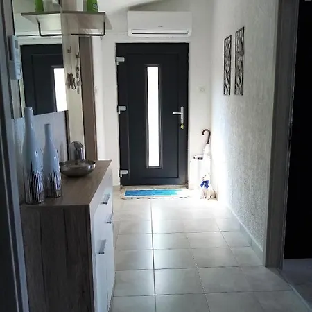 Apartment Popi 2 Klenovica