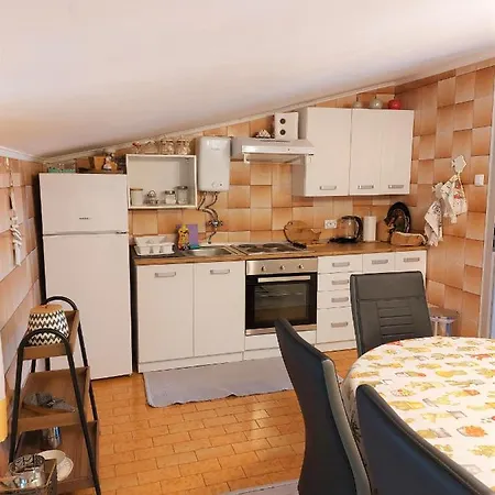 Popi 2 Apartman Klenovica