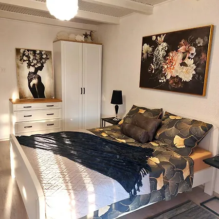 Popi 2 Apartment Klenovica